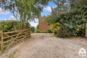 Photo 17- click for photo gallery